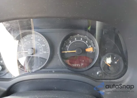 2015 Jeep Compass Altitude Edition z USA, uszkodzony, nr VIN 1C4NJCBA2FD428437